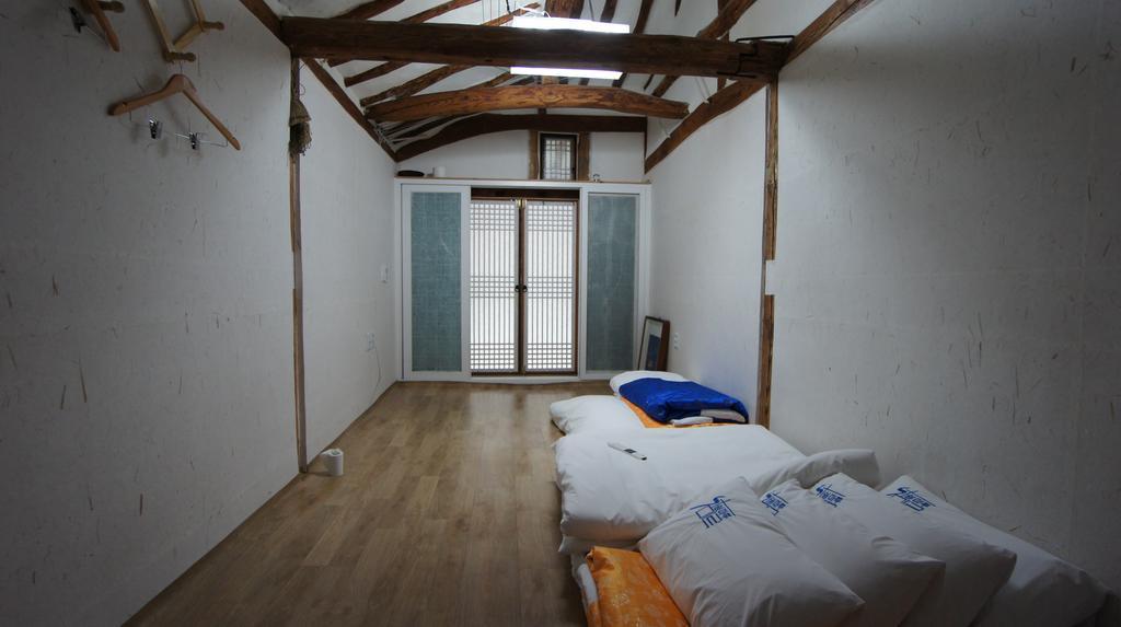 1928 Suimmaru Hanok Guesthouse Čondžu Pokoj fotografie